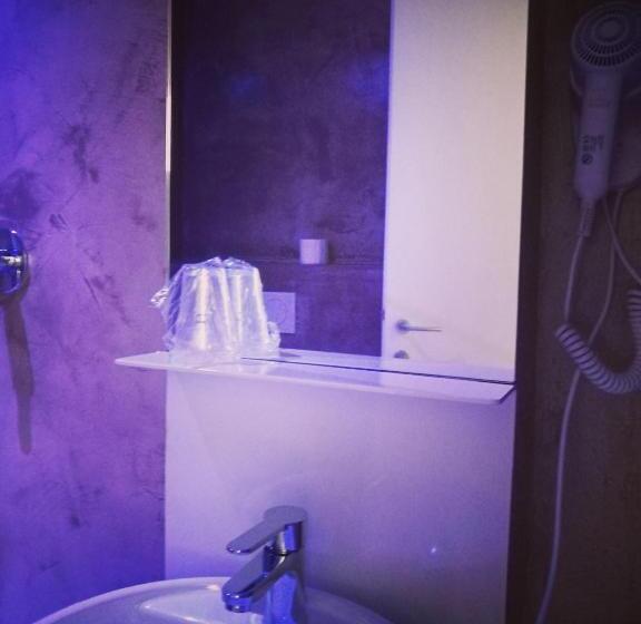 חדר משפחתי, Piccola Firenze