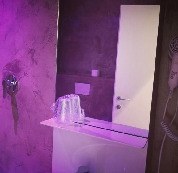 חדר משפחתי, Piccola Firenze