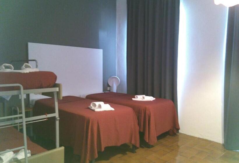 חדר משפחתי, Piccola Firenze