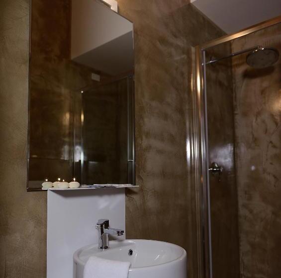 חדר משפחתי, Piccola Firenze