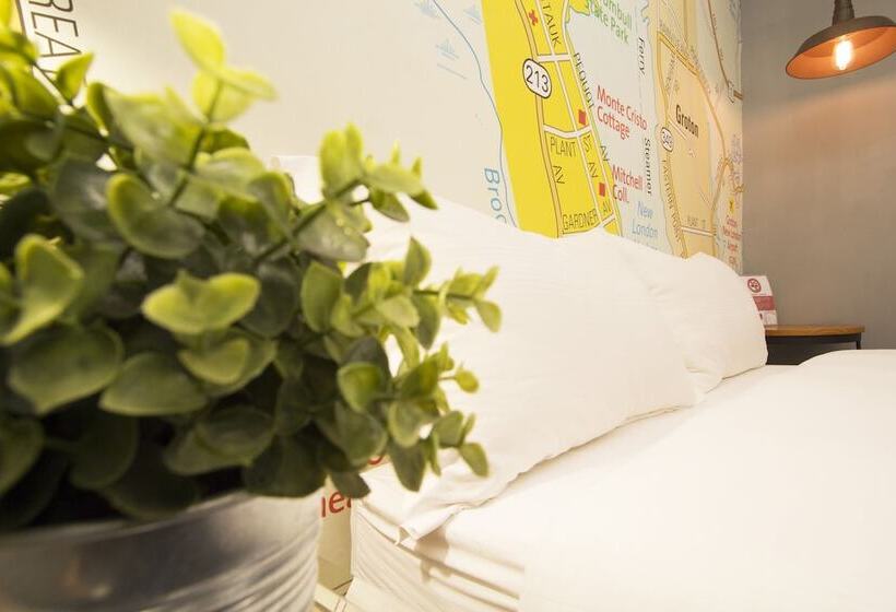 اتاق استاندارد, Ra Guesthouse