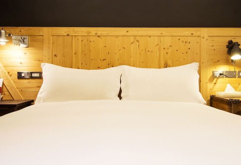 اتاق استاندارد, Ra Guesthouse