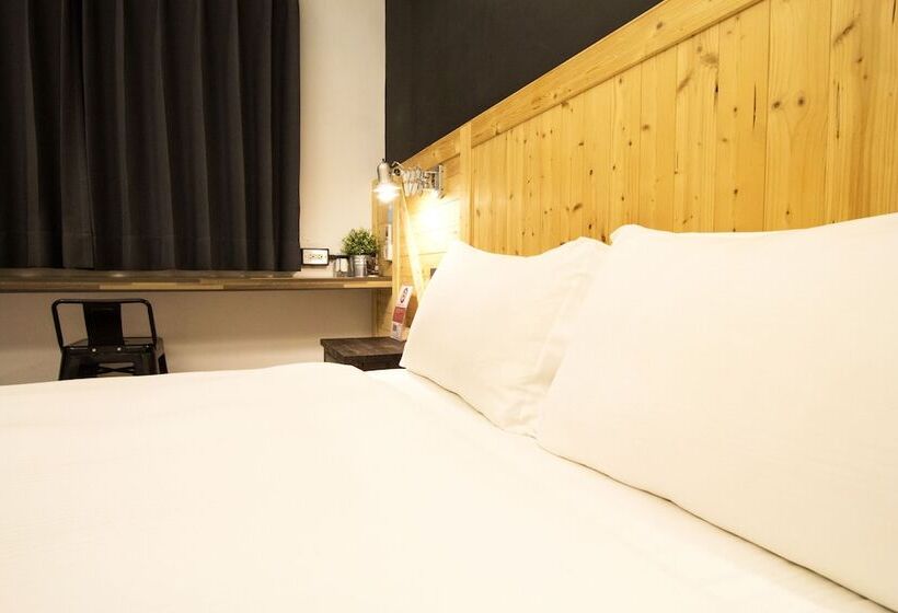 اتاق استاندارد, Ra Guesthouse