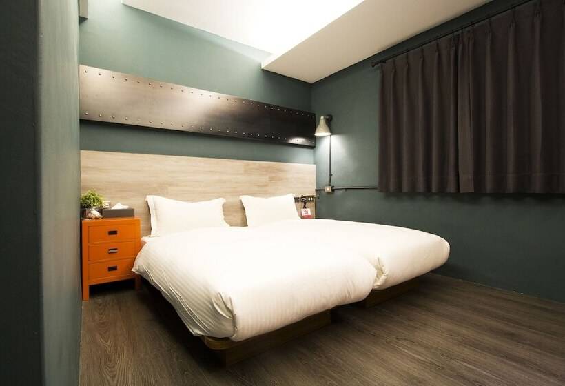 اتاق لوکس, Ra Guesthouse