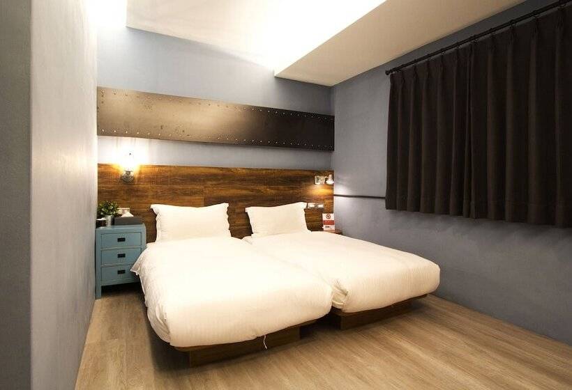 اتاق لوکس, Ra Guesthouse