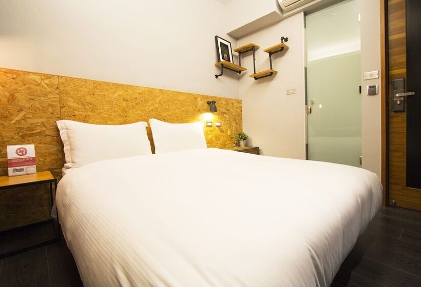 اتاق استاندارد, Ra Guesthouse