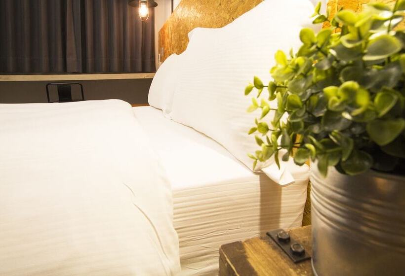 اتاق استاندارد, Ra Guesthouse