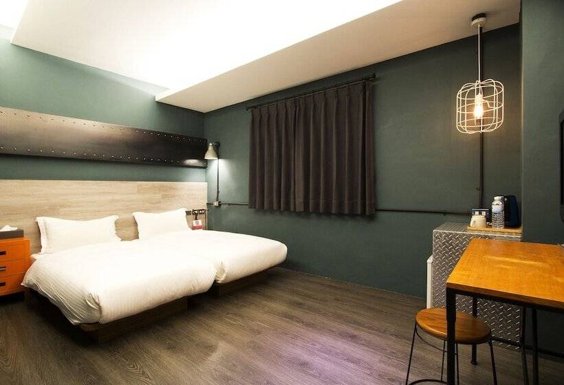 اتاق لوکس, Ra Guesthouse