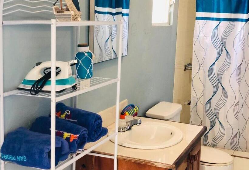 شقة غرفة واحدة مطلة على البحر, Sandbar Beachfront Hostel & Restaurant