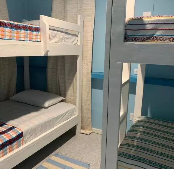 اتاق استاندارد چهار تخته, Sandbar Beachfront Hostel & Restaurant