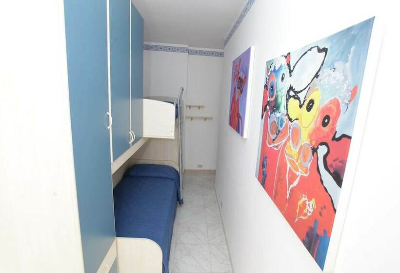 חדר משפחתי, Case Francesco