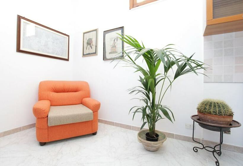 חדר משפחתי, Case Francesco