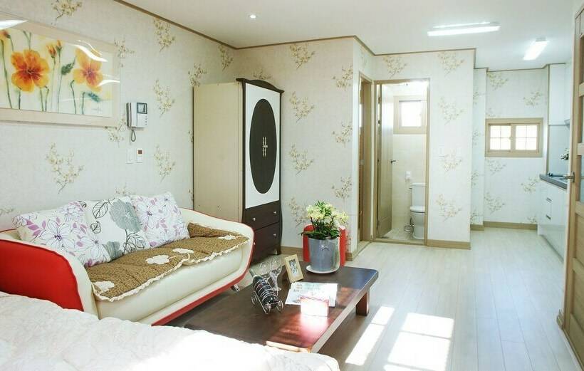 استودیوی استاندارد, Lapaloma Pension