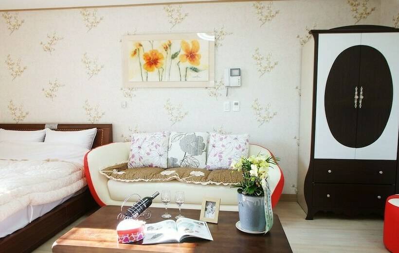 استودیوی استاندارد, Lapaloma Pension