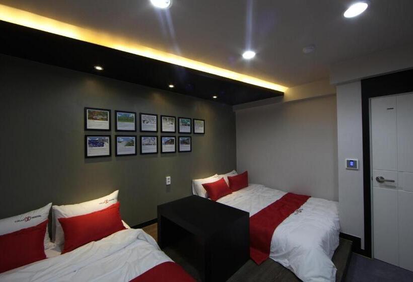 Camera Quadrupla Standard, Calli Hostel