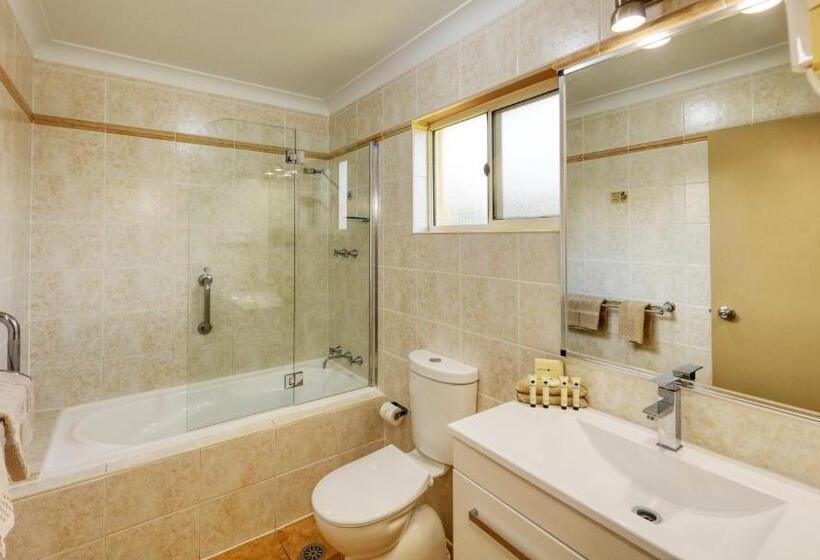 חדר אקזקיוטיב, Edward Parry Motel And Apartments