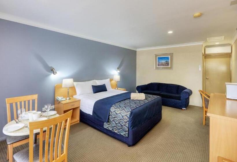 חדר אקזקיוטיב, Edward Parry Motel And Apartments