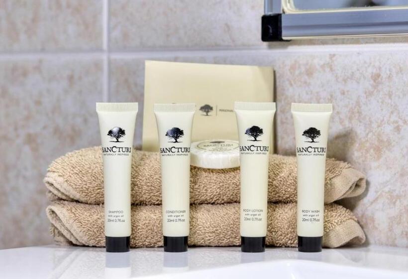 חדר משפחתי, Edward Parry Motel And Apartments