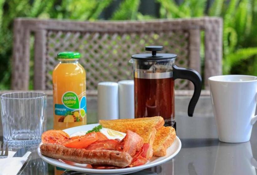 חדר משפחתי, Edward Parry Motel And Apartments