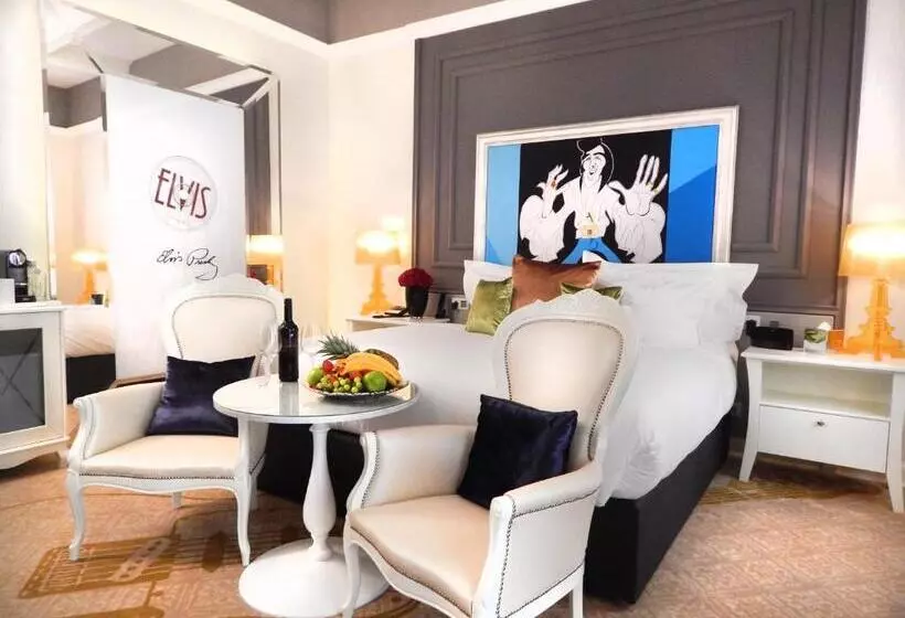 キングサイズベッドのデラックスルーム, Aria Hotel Budapest By Library Hotel Collection