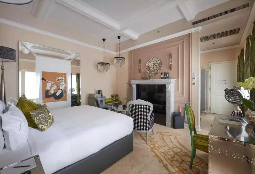 キングサイズベッドのデラックスルーム, Aria Hotel Budapest By Library Hotel Collection