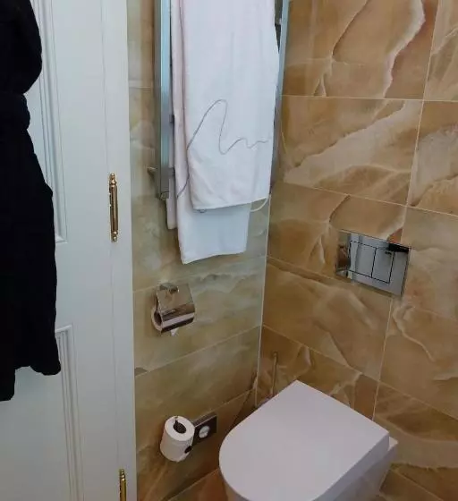キングサイズベッドのデラックスルーム, Aria Hotel Budapest By Library Hotel Collection