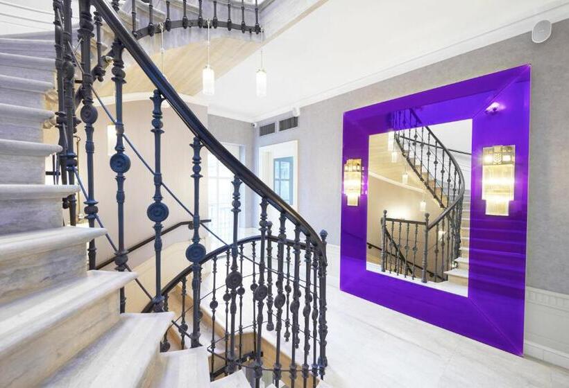 جناح, Aria Hotel Budapest By Library Hotel Collection