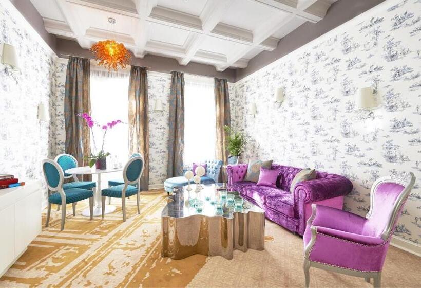 Люкс, Aria Hotel Budapest By Library Hotel Collection