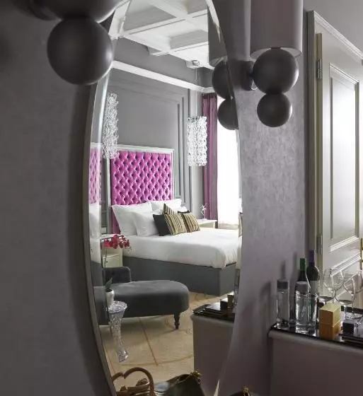 スイート, Aria Hotel Budapest By Library Hotel Collection