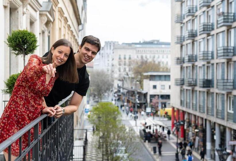 جناح, Aria Hotel Budapest By Library Hotel Collection