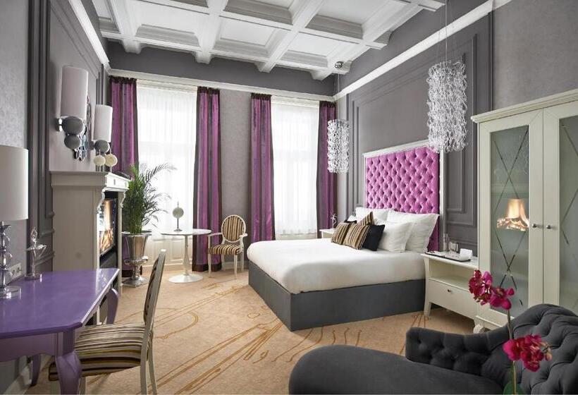 Люкс, Aria Hotel Budapest By Library Hotel Collection