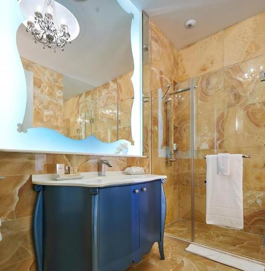 Номер Deluxe, Aria Hotel Budapest By Library Hotel Collection