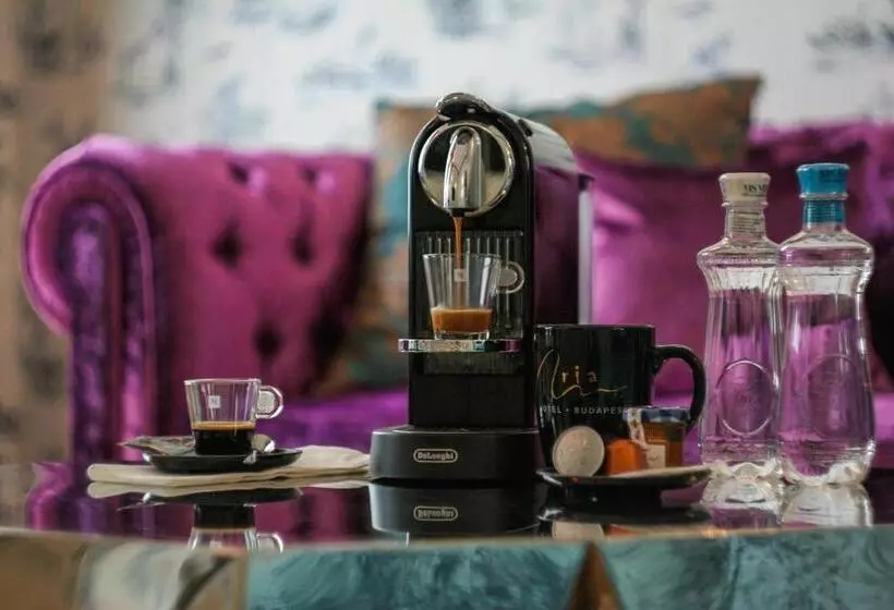 キングサイズベッドのスタンダードルーム, Aria Hotel Budapest By Library Hotel Collection