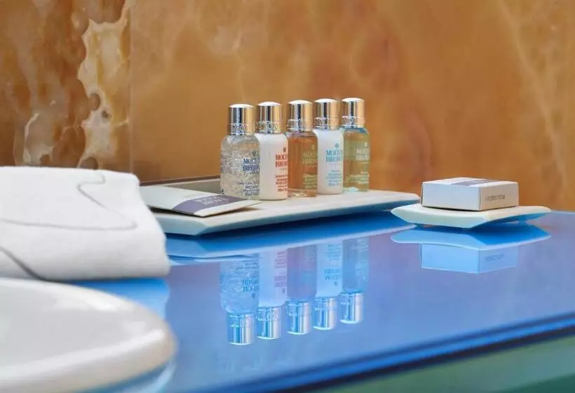 キングサイズベッドのスタンダードルーム, Aria Hotel Budapest By Library Hotel Collection