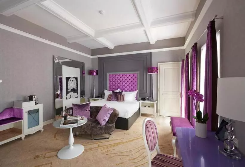 キングサイズベッドのデラックスルーム, Aria Hotel Budapest By Library Hotel Collection