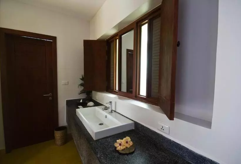 اتاق استاندارد با تخت بزرگ, Battambang Resort