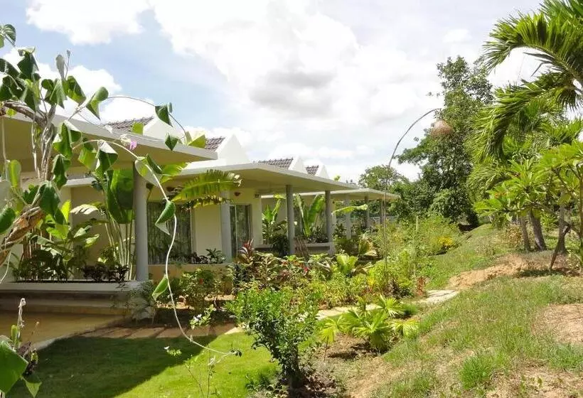 اتاق خانوادگی, Battambang Resort