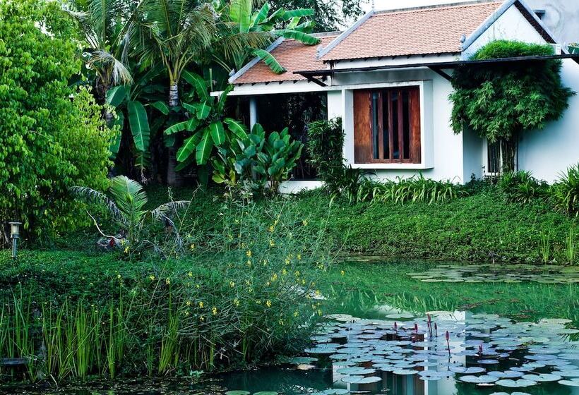 Номер Стандарт Вид на Сад, Battambang Resort