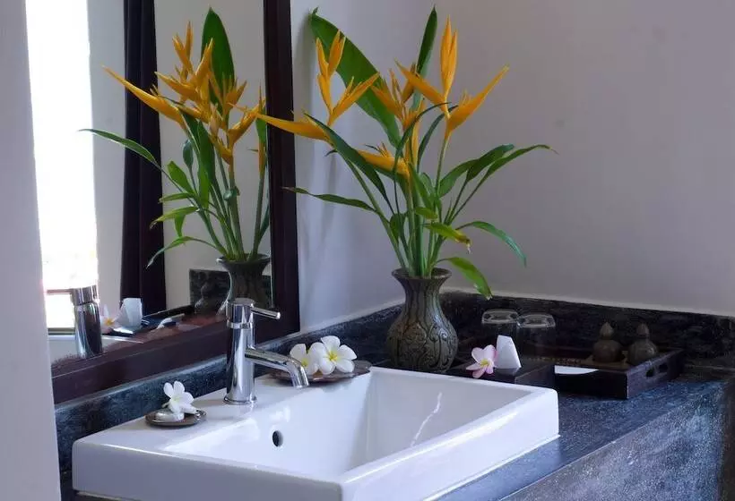 اتاق خانوادگی, Battambang Resort