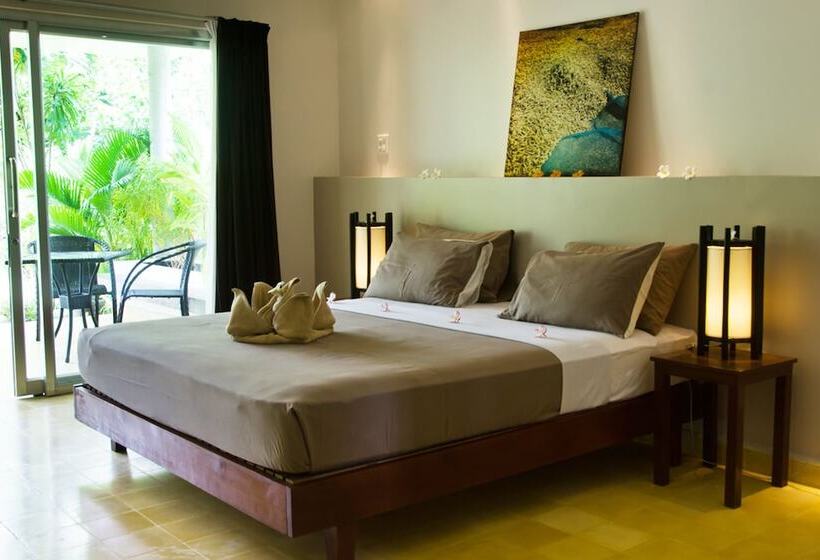 Номер Стандарт Вид на Сад, Battambang Resort