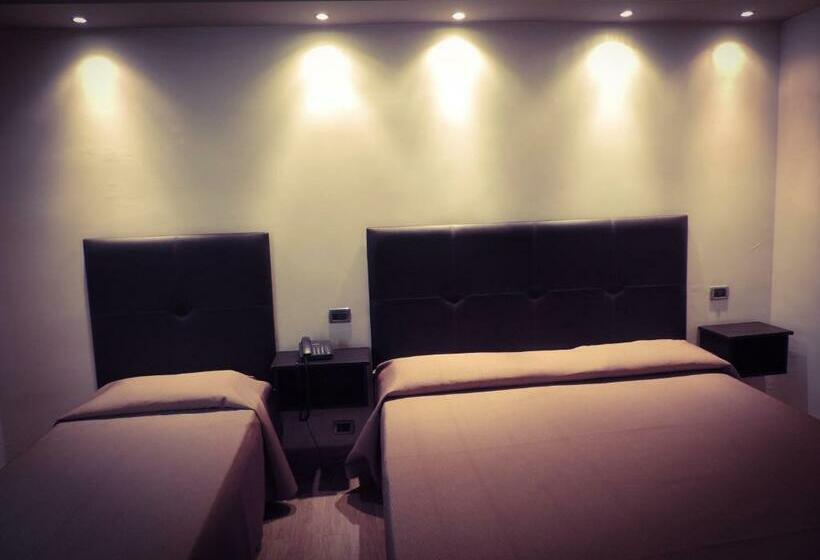 غرفة قياسية ثلاثية, Bns Hotel Francisco