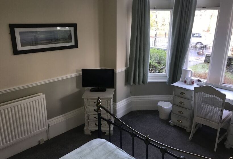 스탠다드 룸, Cf Eleven