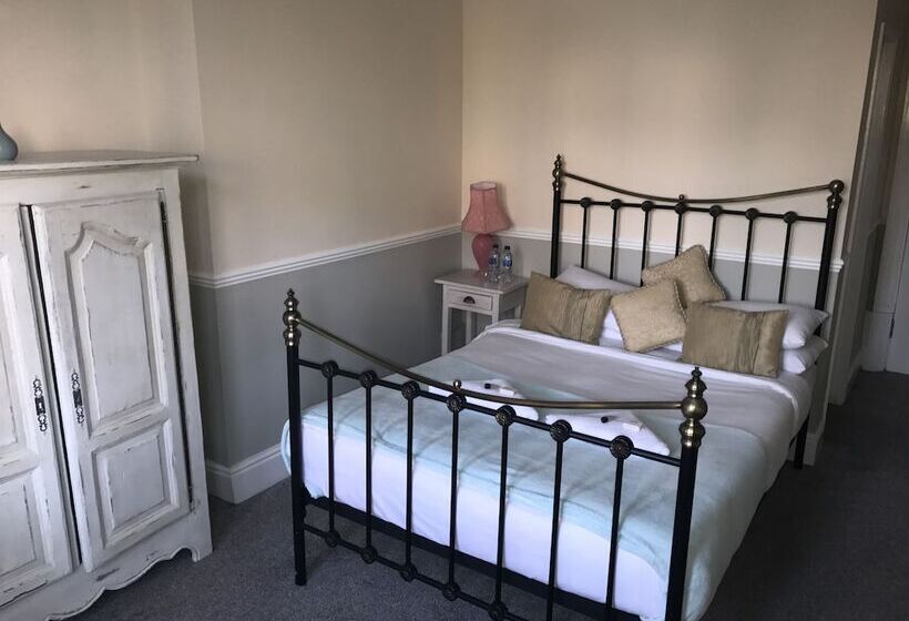 스탠다드 룸, Cf Eleven