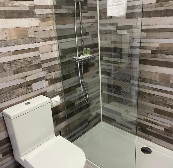 스탠다드 룸, Cf Eleven