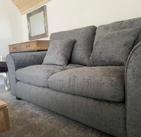 스탠다드 룸, Cf Eleven