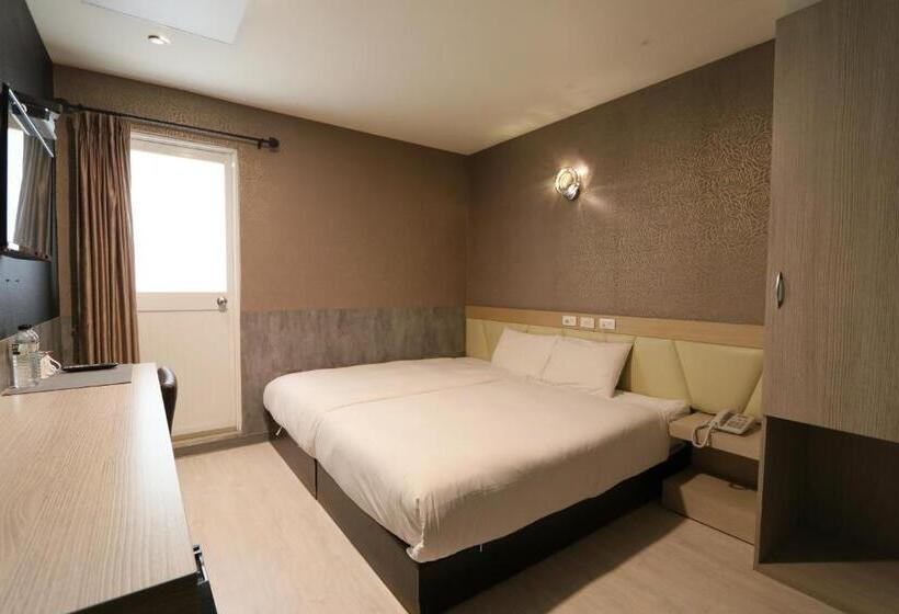 اتاق استاندارد با بالکن, Chao She