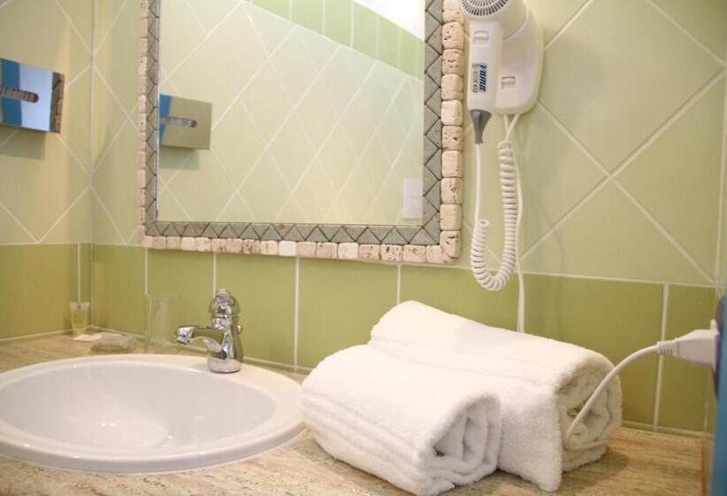 غرفة إقتصادية, Gran Torre Phg