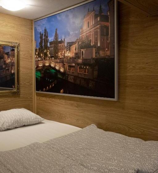 اتاق استاندارد, Hostel 24