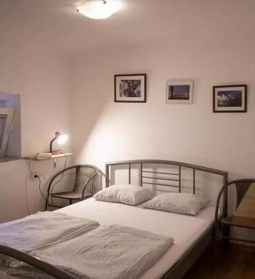 اتاق استاندارد چهار تخته, Hostel 24