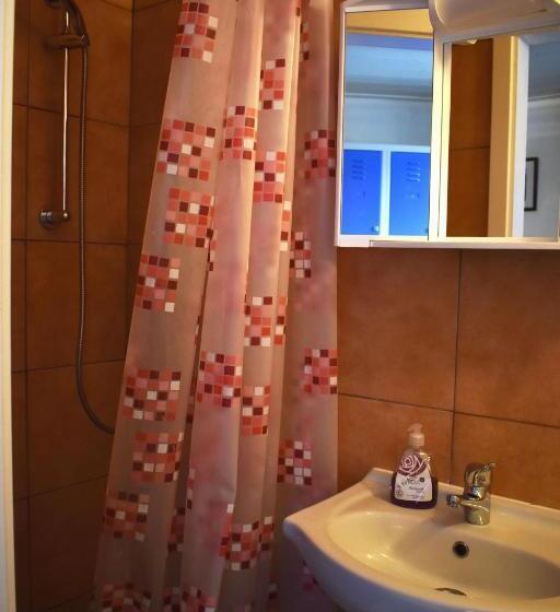 اتاق استاندارد چهار تخته, Hostel 24